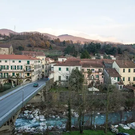 Casa Con Vista -border House Pontremoli